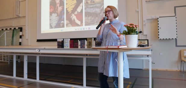 Maria Turtschaninoff slog igenom som fantasyförfattare i en tid när genren ännu främst betraktades som något för barn.